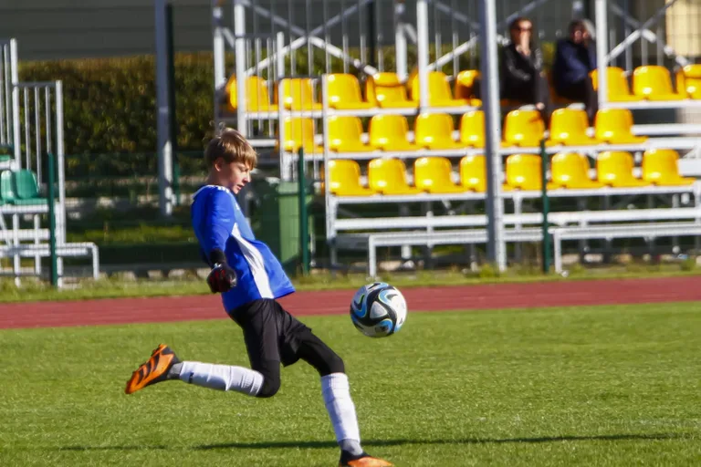 Rocznik 2010 KS Ostrovia wygrywają 11:1! (zdjęcia)