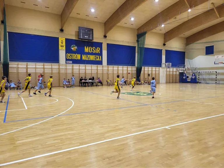 Piątek 13-stego nie przyniósł pecha MKS Ostrowianka podczas meczu ligowego U13 (zdjęcia)