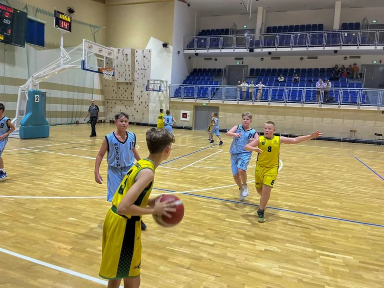 Piątek 13-stego nie przyniósł pecha MKS Ostrowianka podczas meczu ligowego U13 (zdjęcia)