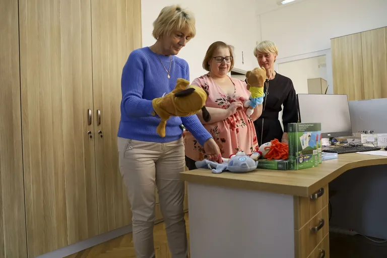 Ostrowskie szkoły podstawowe rozpoczęły Program Powszechnej Dwujęzyczności (zdjęcia)