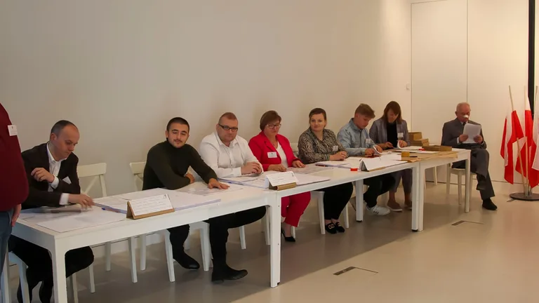 Oni już zagłosowali! (zdjęcia)