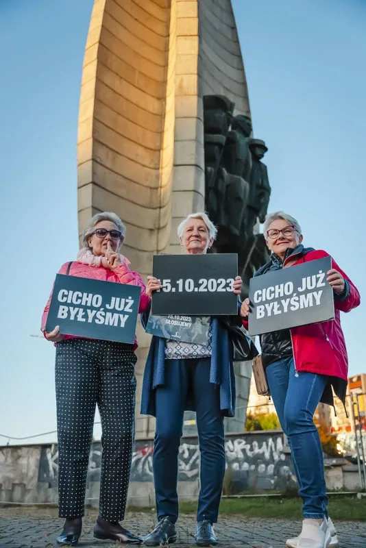 Plakaty "CICHO JUŻ BYŁYŚMY" w województwie mazowieckim (zdjęcia, wideo)