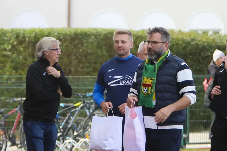 Świętowanie 60 lecia PGZ Zurad w atmosferze sportu z KS Ostrovia (zdjęcia)