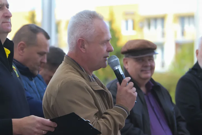 Świętowanie 60 lecia PGZ Zurad w atmosferze sportu z KS Ostrovia (zdjęcia)