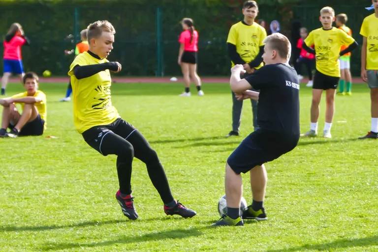 Świętowanie 60 lecia PGZ Zurad w atmosferze sportu z KS Ostrovia (zdjęcia)