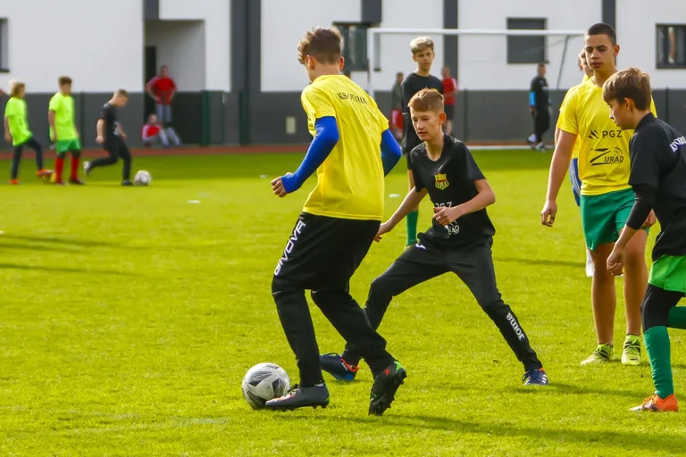 Świętowanie 60 lecia PGZ Zurad w atmosferze sportu z KS Ostrovia (zdjęcia)