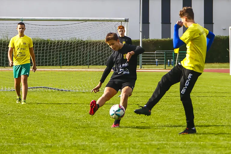 Świętowanie 60 lecia PGZ Zurad w atmosferze sportu z KS Ostrovia (zdjęcia)