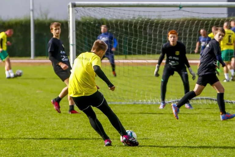 Świętowanie 60 lecia PGZ Zurad w atmosferze sportu z KS Ostrovia (zdjęcia)