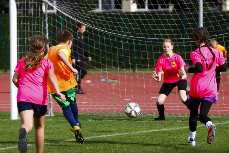 Świętowanie 60 lecia PGZ Zurad w atmosferze sportu z KS Ostrovia (zdjęcia)
