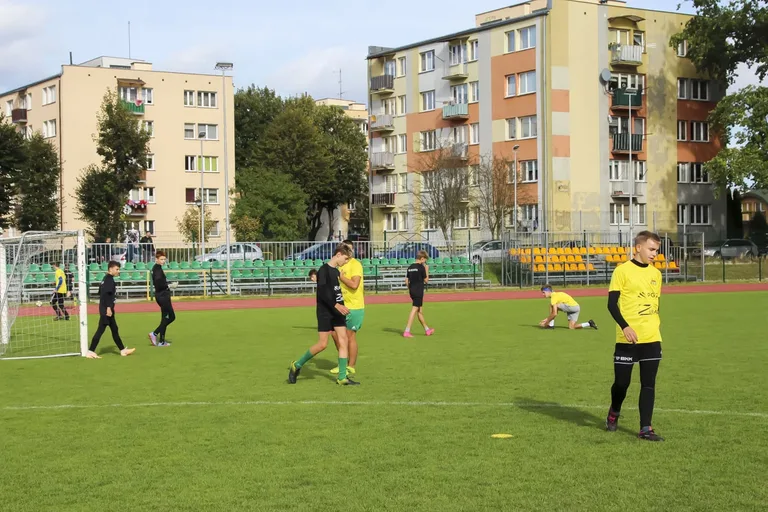 Świętowanie 60 lecia PGZ Zurad w atmosferze sportu z KS Ostrovia (zdjęcia)