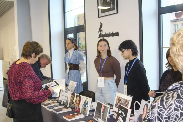 Sławni Ostrowianie gośćmi 3. Ostrowskiego Festiwalu Literackiego (zdjęcia)