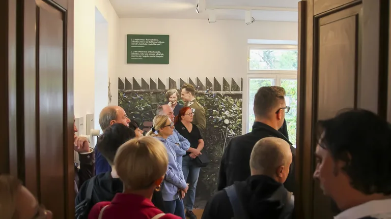 Uczniowie wybierają się na Questy, a ich opiekunowie zwiedzają muzeum (zdjęcia)