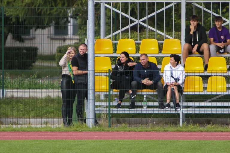 Popołudniowy mecz roczników 2009 KS Ostrovia i Żbik Nasielsk (zdjęcia)