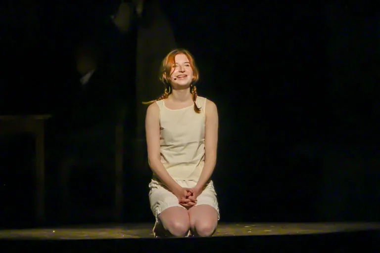 Panna Ania Shirley zachwyca szalonym występem na scenie Kina Ostrovia (zdjęcia)