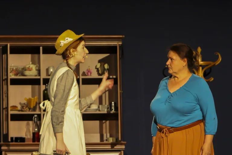 Panna Ania Shirley zachwyca szalonym występem na scenie Kina Ostrovia (zdjęcia)