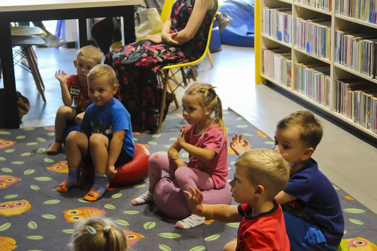 Chrupiąca zabawa z Sówką Ostrówką w Starej Elektrowni (zdjęcia)