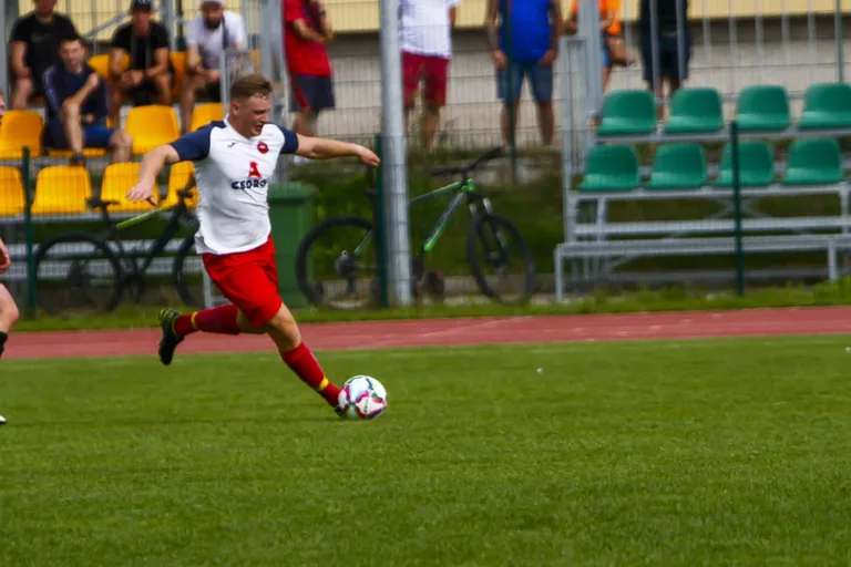 Mecz KS Ostrovia vs Wkra Radzanów (zdjęcia)