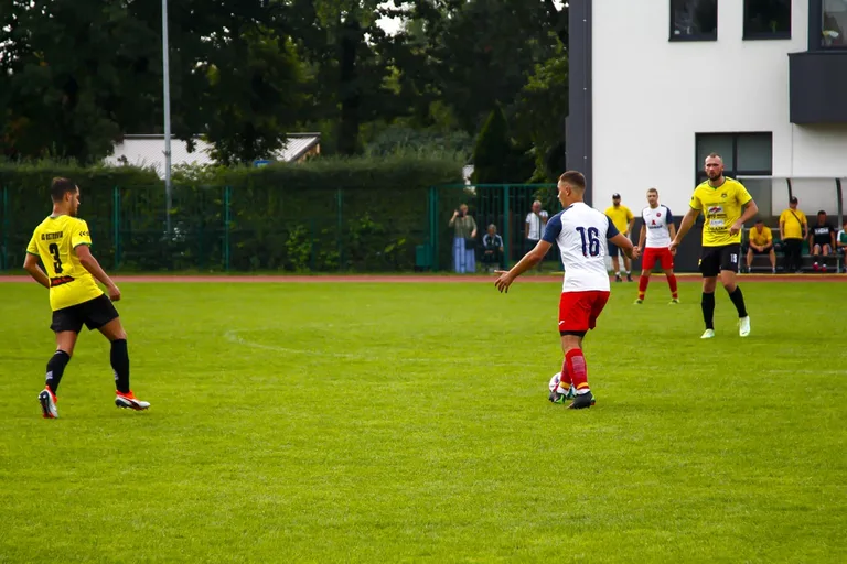 Mecz KS Ostrovia vs Wkra Radzanów (zdjęcia)