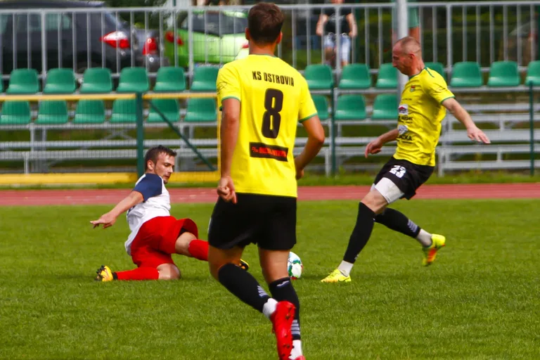 Mecz KS Ostrovia vs Wkra Radzanów (zdjęcia)