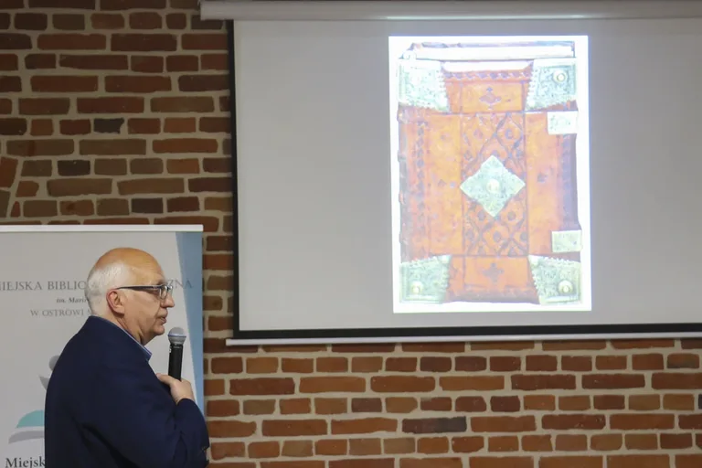 "Ostrowskie Opowieści" z prof. Jadwigą Sadowską oraz Jerzym Madzelanem (zdjęcia)