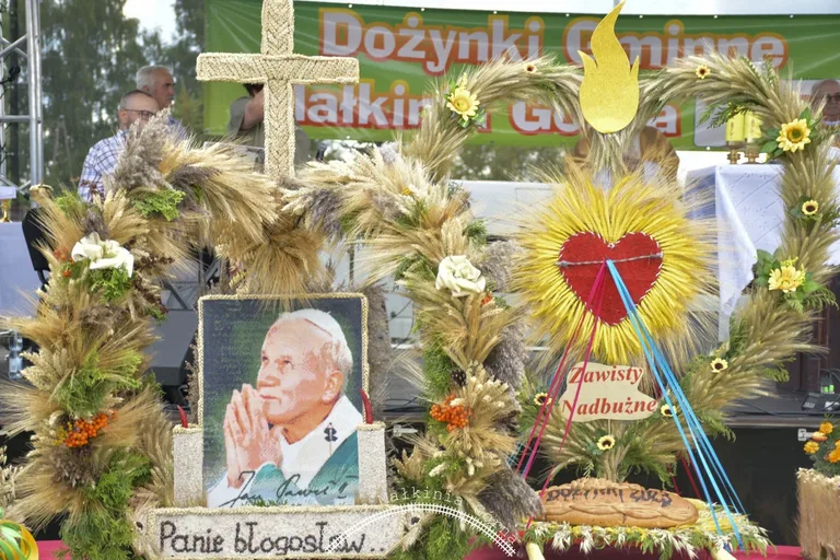W Małkini Górnej mieszkańcy podziękowali za tegoroczne plony (zdjęcia)