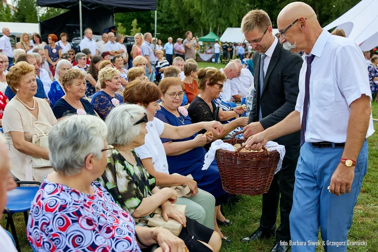 Dożynki w Bogutach-Piankach: dziękczynienie za plony i dobra zabawa (zdjęcia)
