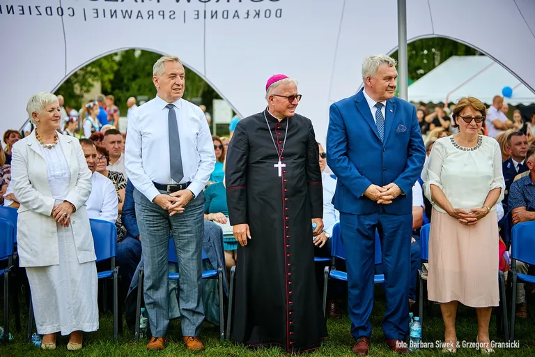 Dożynki w Bogutach-Piankach: dziękczynienie za plony i dobra zabawa (zdjęcia)