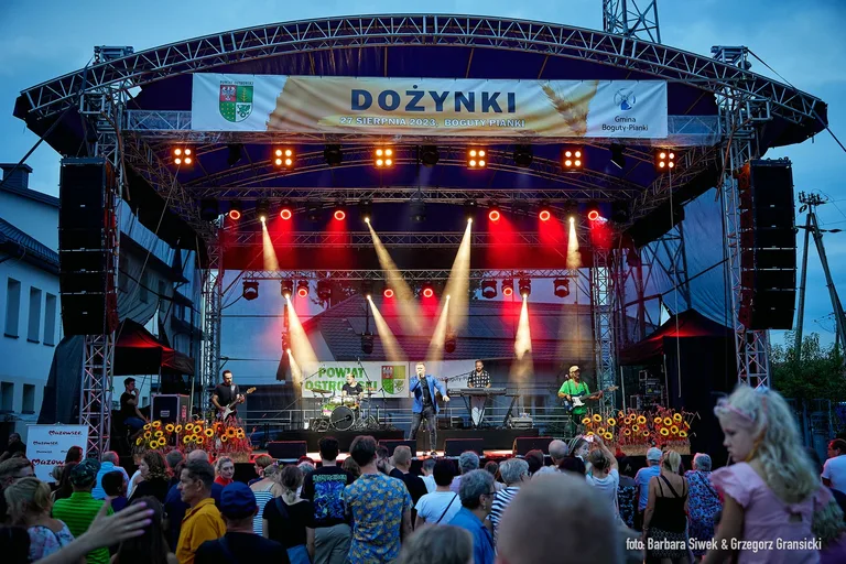 Dożynki w Bogutach-Piankach: dziękczynienie za plony i dobra zabawa (zdjęcia)