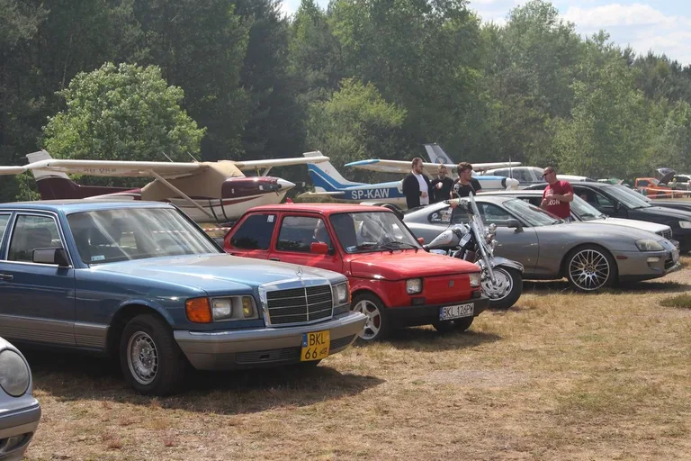 Rozkosz dla zmysłów! Lotnictwo, motoryzacja, drift i atrakcje dla dzieci na Dniu Dziecka w Grądach! (zdjęcia)