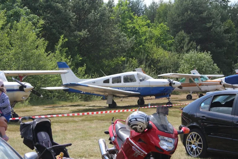 Rozkosz dla zmysłów! Lotnictwo, motoryzacja, drift i atrakcje dla dzieci na Dniu Dziecka w Grądach! (zdjęcia)