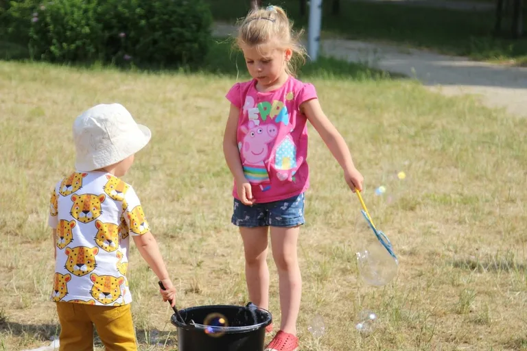 Festiwal Baniek Mydlanych - Zabawa dla wszystkich, magiczny widok dla każdego (zdjęcia)