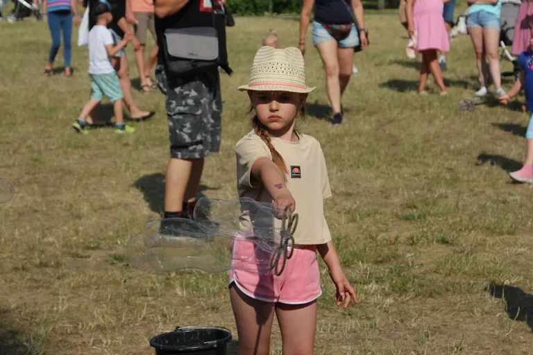 Festiwal Baniek Mydlanych - Zabawa dla wszystkich, magiczny widok dla każdego (zdjęcia)