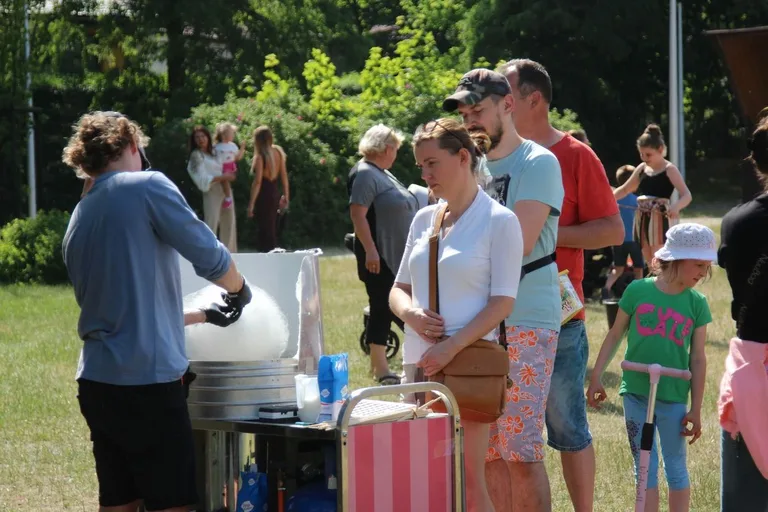 Festiwal Baniek Mydlanych - Zabawa dla wszystkich, magiczny widok dla każdego (zdjęcia)