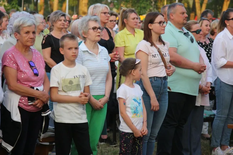 Koncert Uwielbienia - Zespół WierzTylko rozbudził duchową energię (zdjęcia, wideo)