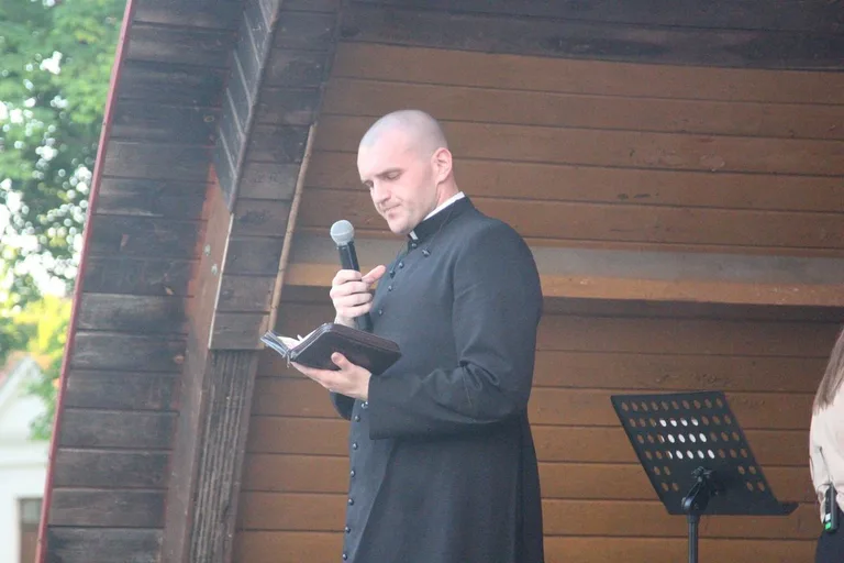 Koncert Uwielbienia - Zespół WierzTylko rozbudził duchową energię (zdjęcia, wideo)