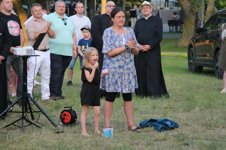 Koncert Uwielbienia - Zespół WierzTylko rozbudził duchową energię (zdjęcia, wideo)
