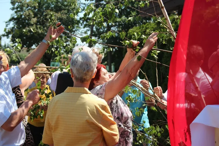 Wspólnota wiary na ulicach - Boże Ciało z parafią pw. Wniebowzięcia NMP w Ostrowi Mazowieckiej (zdjęcia)