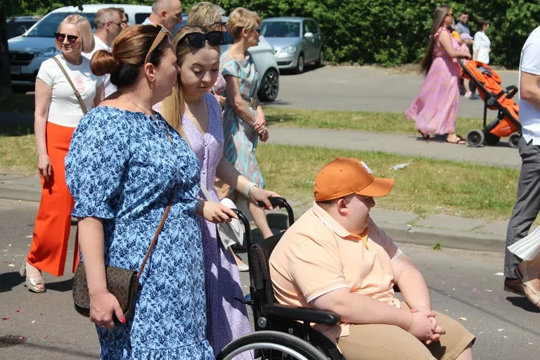 Wspólnota wiary na ulicach - Boże Ciało z parafią pw. Wniebowzięcia NMP w Ostrowi Mazowieckiej (zdjęcia)