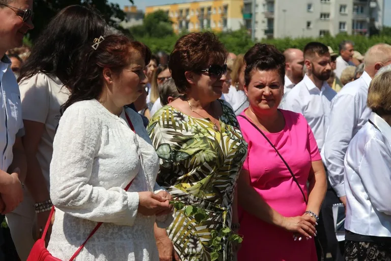 Wspólnota wiary na ulicach - Boże Ciało z parafią pw. Wniebowzięcia NMP w Ostrowi Mazowieckiej (zdjęcia)