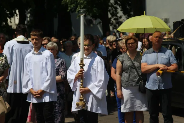 Wspólnota wiary na ulicach - Boże Ciało z parafią pw. Wniebowzięcia NMP w Ostrowi Mazowieckiej (zdjęcia)