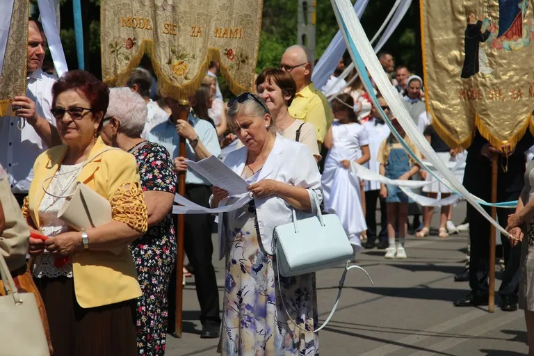 Wspólnota wiary na ulicach - Boże Ciało z parafią pw. Wniebowzięcia NMP w Ostrowi Mazowieckiej (zdjęcia)