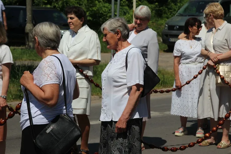 Wspólnota wiary na ulicach - Boże Ciało z parafią pw. Wniebowzięcia NMP w Ostrowi Mazowieckiej (zdjęcia)