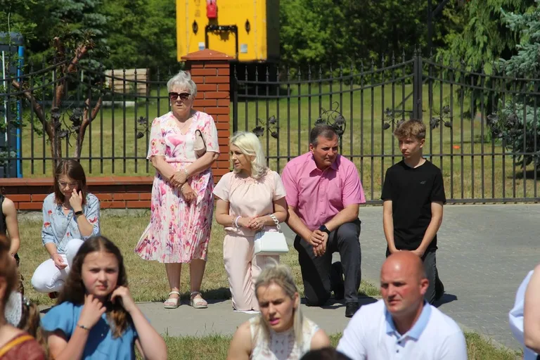 Z parafią pw. Opatrzności Bożej przez ulice Ostrowi Mazowieckiej. Uroczysta procesja Bożego Ciała (zdjęcia)