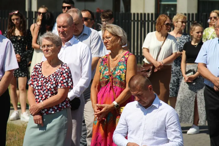 Z parafią pw. Opatrzności Bożej przez ulice Ostrowi Mazowieckiej. Uroczysta procesja Bożego Ciała (zdjęcia)