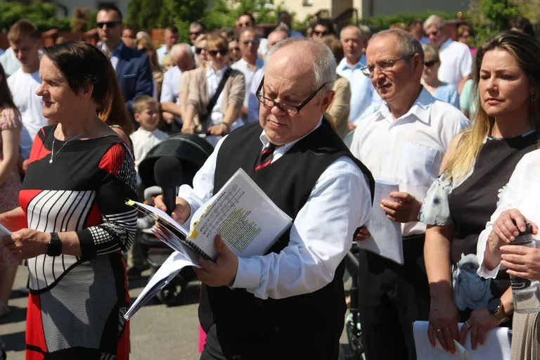 Z parafią pw. Opatrzności Bożej przez ulice Ostrowi Mazowieckiej. Uroczysta procesja Bożego Ciała (zdjęcia)