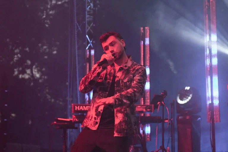 Eksplozja reggae na 19. Dniach Ostrowi Mazowieckiej - Kamil Bednarek zdominował scenę! (zdjęcia, wideo)