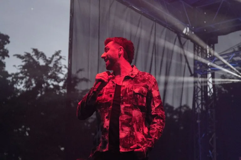 Eksplozja reggae na 19. Dniach Ostrowi Mazowieckiej - Kamil Bednarek zdominował scenę! (zdjęcia, wideo)