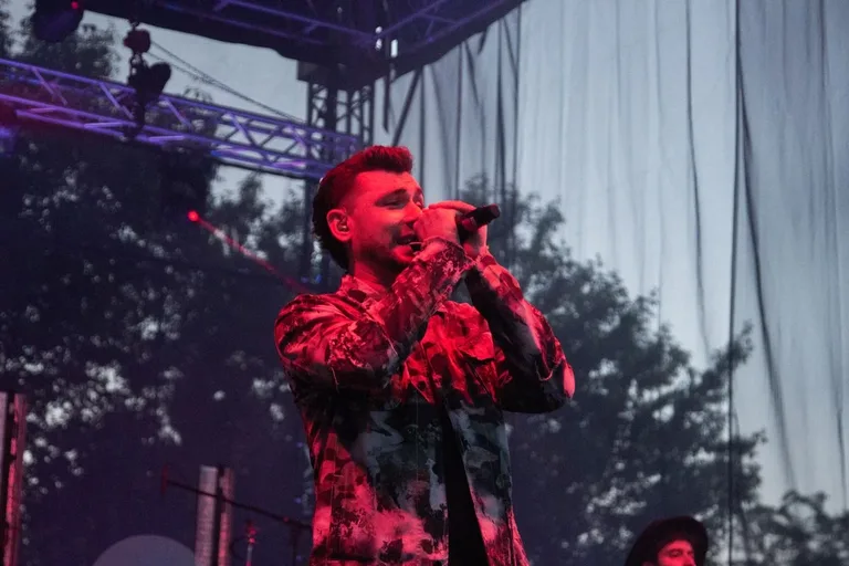 Eksplozja reggae na 19. Dniach Ostrowi Mazowieckiej - Kamil Bednarek zdominował scenę! (zdjęcia, wideo)