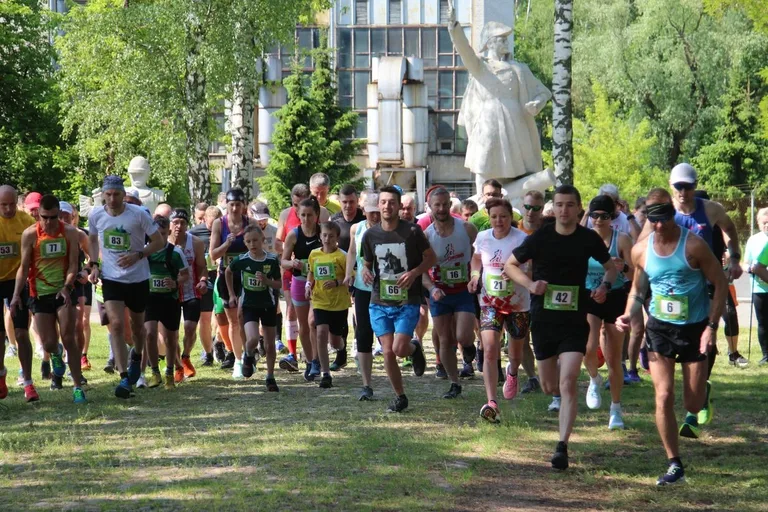 6. Bieg Pamięci Absolwentów Szkoły Podchorążych Piechoty. Kiedy sport spotyka historię... (zdjęcia)