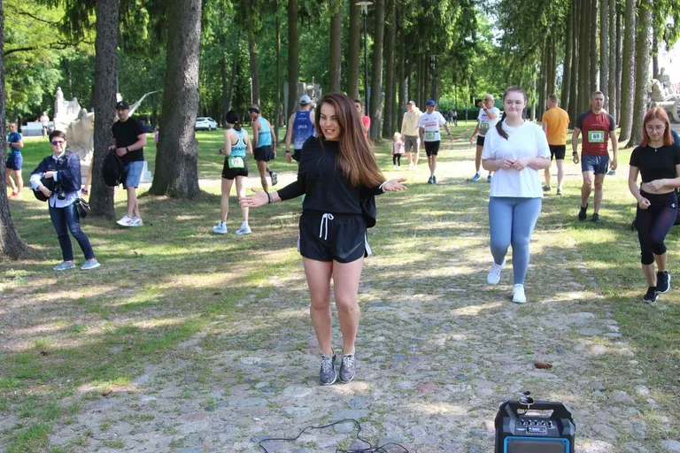 6. Bieg Pamięci Absolwentów Szkoły Podchorążych Piechoty. Kiedy sport spotyka historię... (zdjęcia)